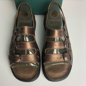 clarks sunbeat sandals mushroom